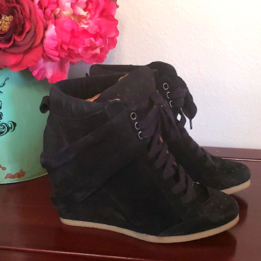 ZARA Basic collection black suede sneaker bootie